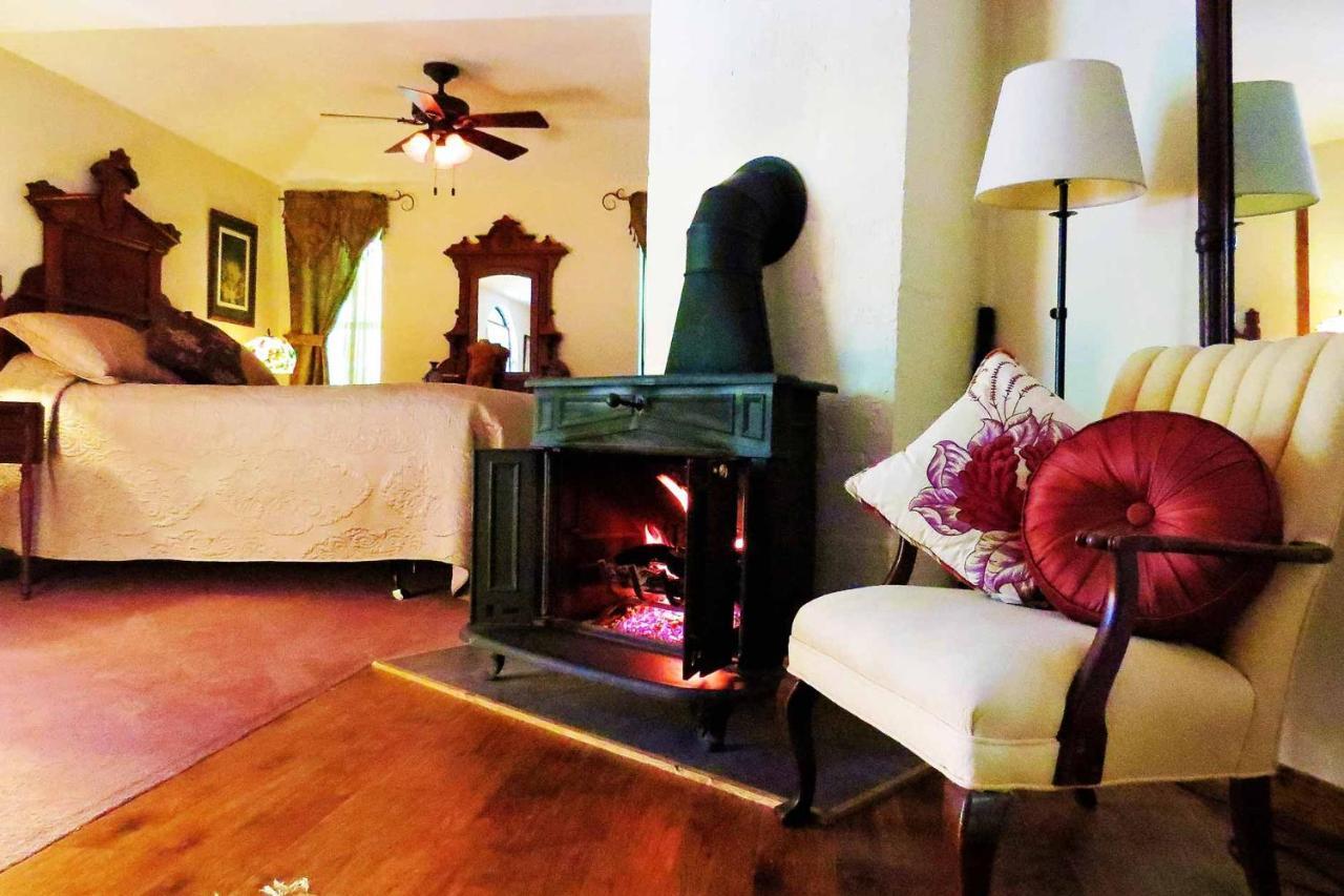 Benton Place Inn يوريكا سبرينغز الغرفة الصورة